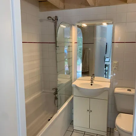 Maisonnette Mimosa H3 avec piscine intérieure chauffée accès plage à pied